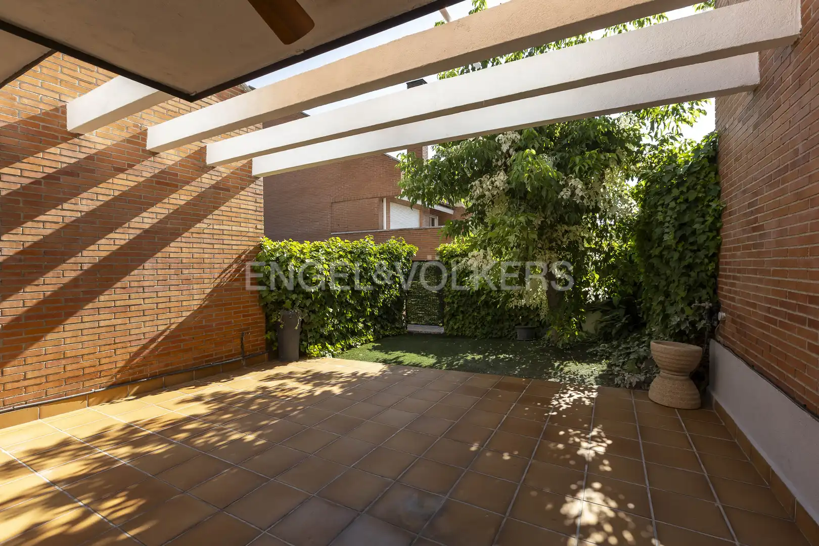 Terrace of Houses for sale in Pozuelo de Alarcón  with Air Conditioner, Heating and Swimming Pool