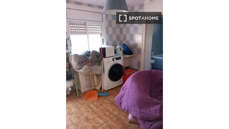 Habitación de Piso para compartir en Sabadell con Aire acondicionado, Calefacción y Amueblado
