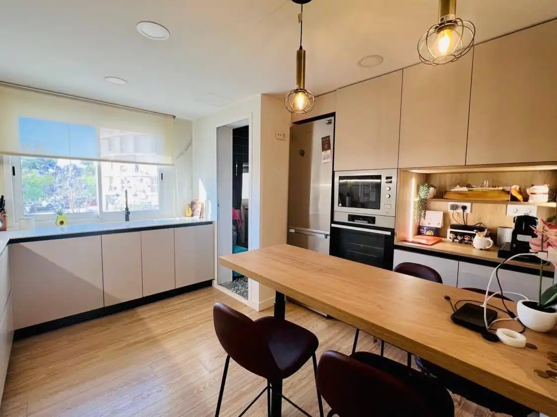 Cocina de Piso en venta en Alicante / Alacant con Aire acondicionado, Calefacción y Jardín privado