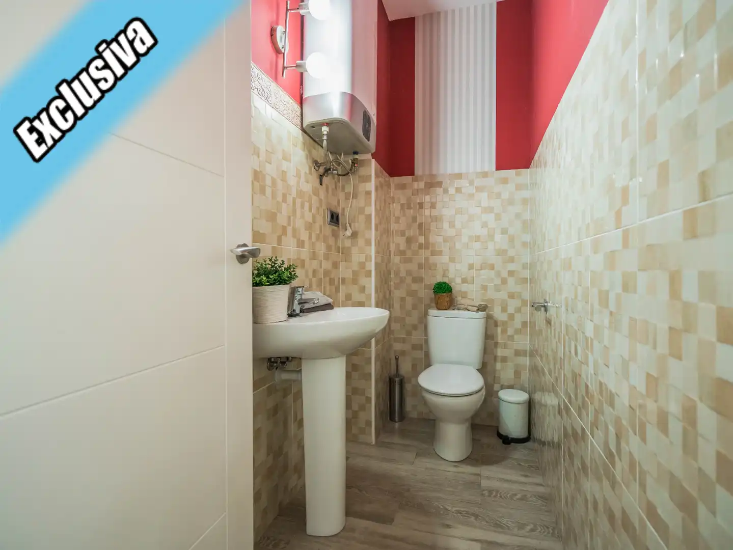 Badezimmer von Geschaftsraum zum Verkauf in Limpias