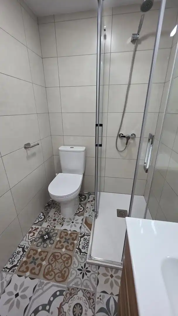 Baño de Piso de alquiler en Terrassa con Calefacción, Amueblado y Balcón