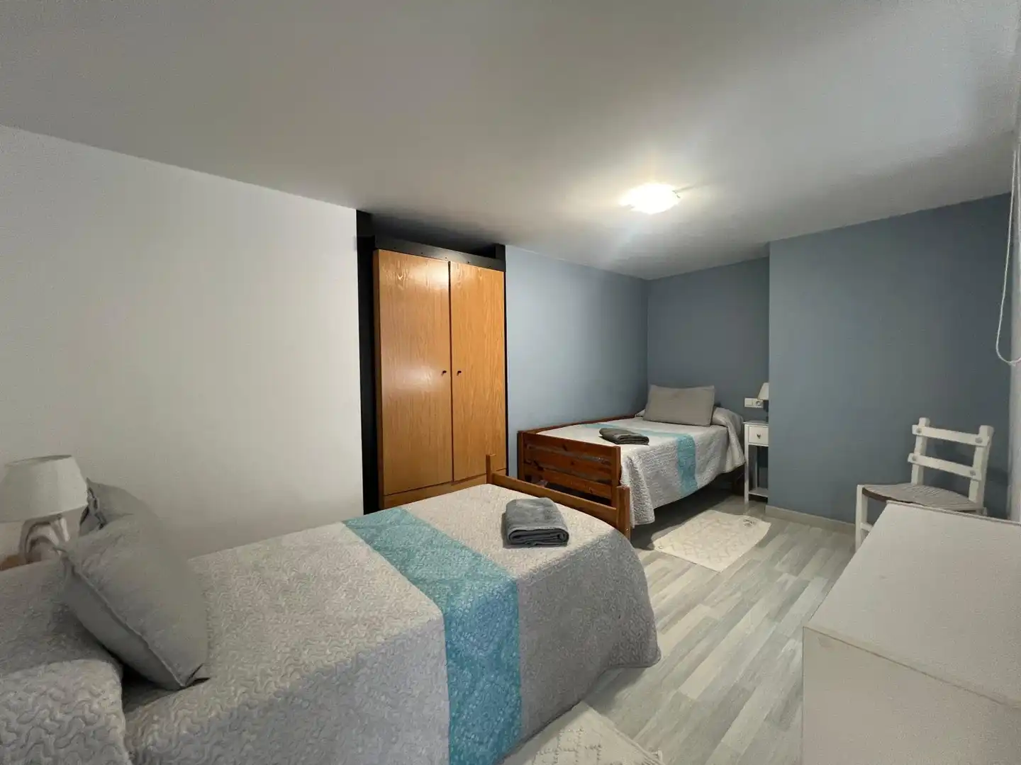 Dormitori de Apartament de lloguer en Lugo amb Calefacció, Terrassa i Moblat