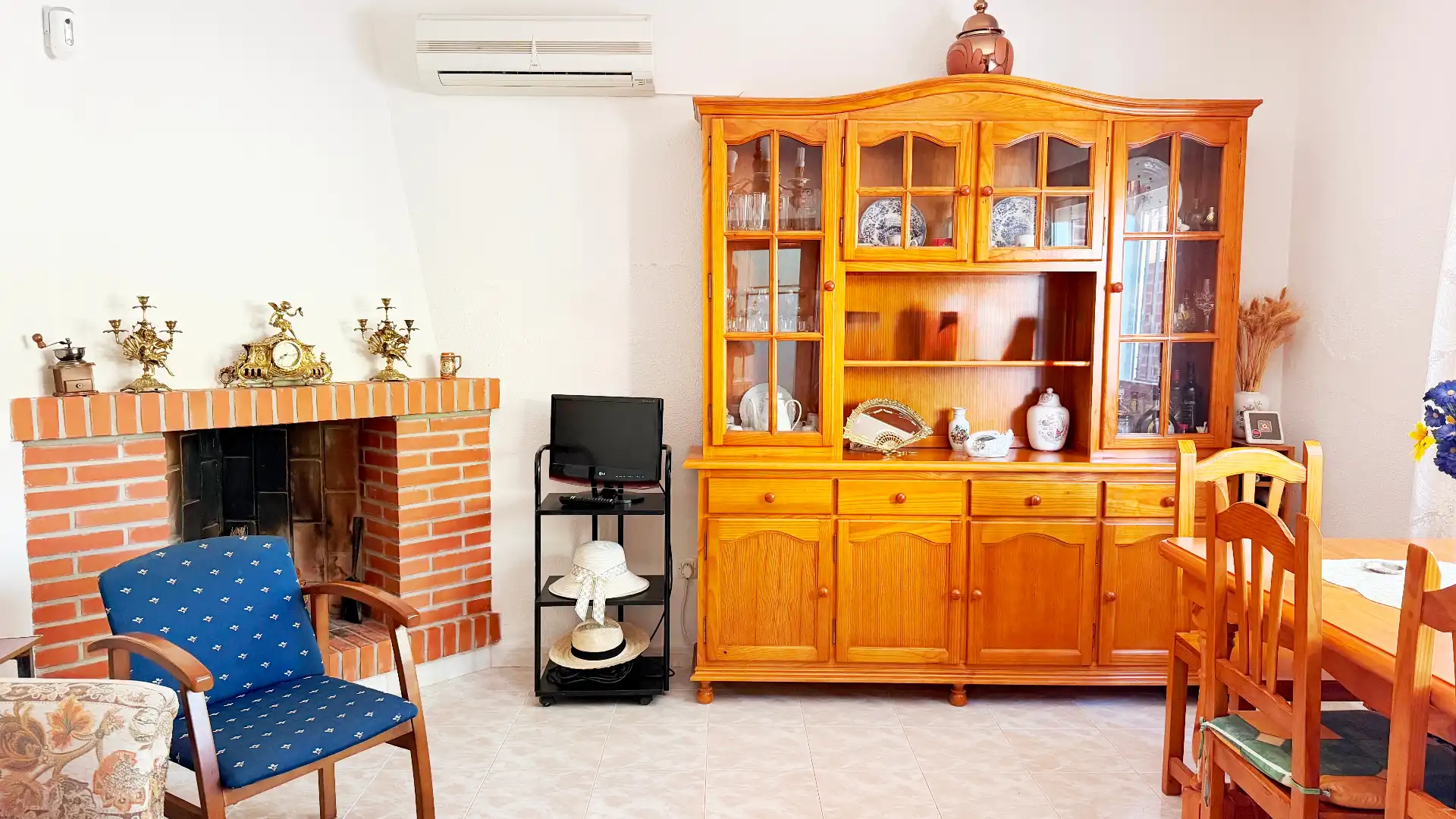 Sala de estar de Casa o chalet en venta en Santa Cruz del Retamar con Aire acondicionado, Calefacción y Jardín privado