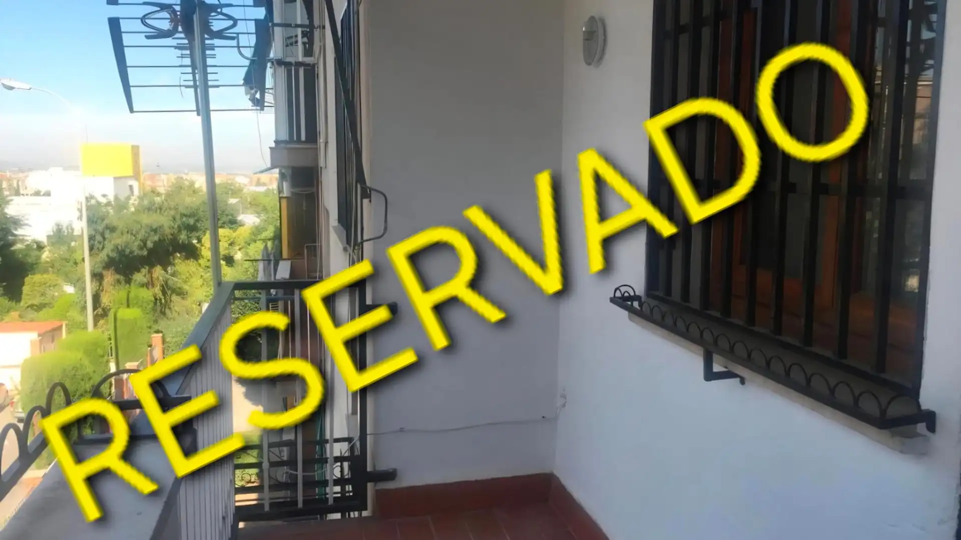 Terraza de Piso en venta en  Granada Capital con Amueblado, Horno y Lavadora