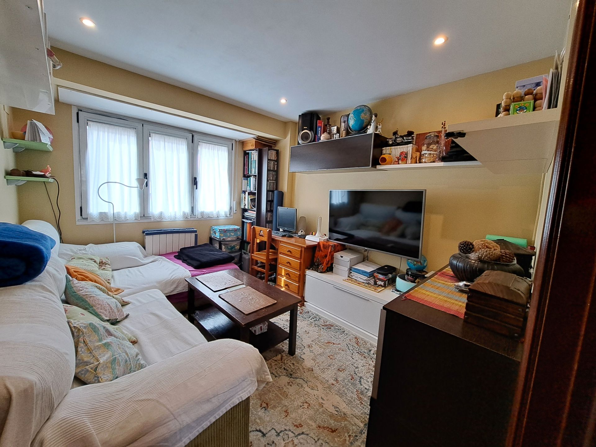 Living room of Flat for sale in Portugalete  with Heating, Furnished and Oven