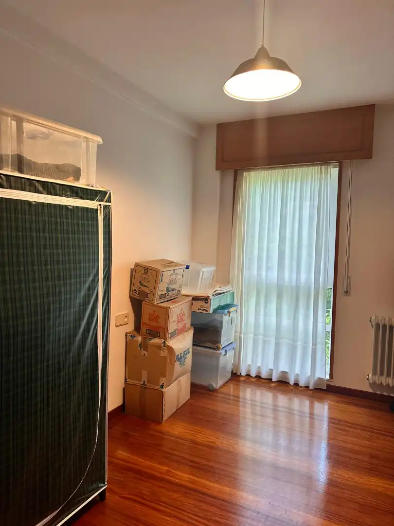 Bedroom of Detached homes for sale in Brión  with Heating, Private garden and Parquet flooring