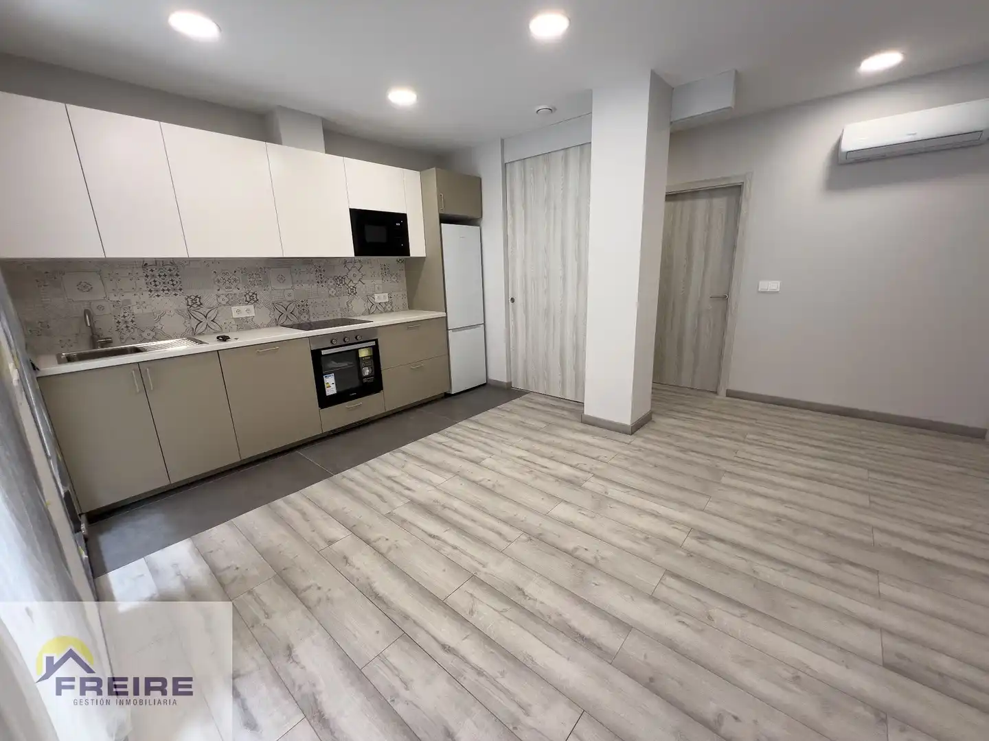 Kitchen of Flat for sale in Bueu  with Air Conditioner and Heating