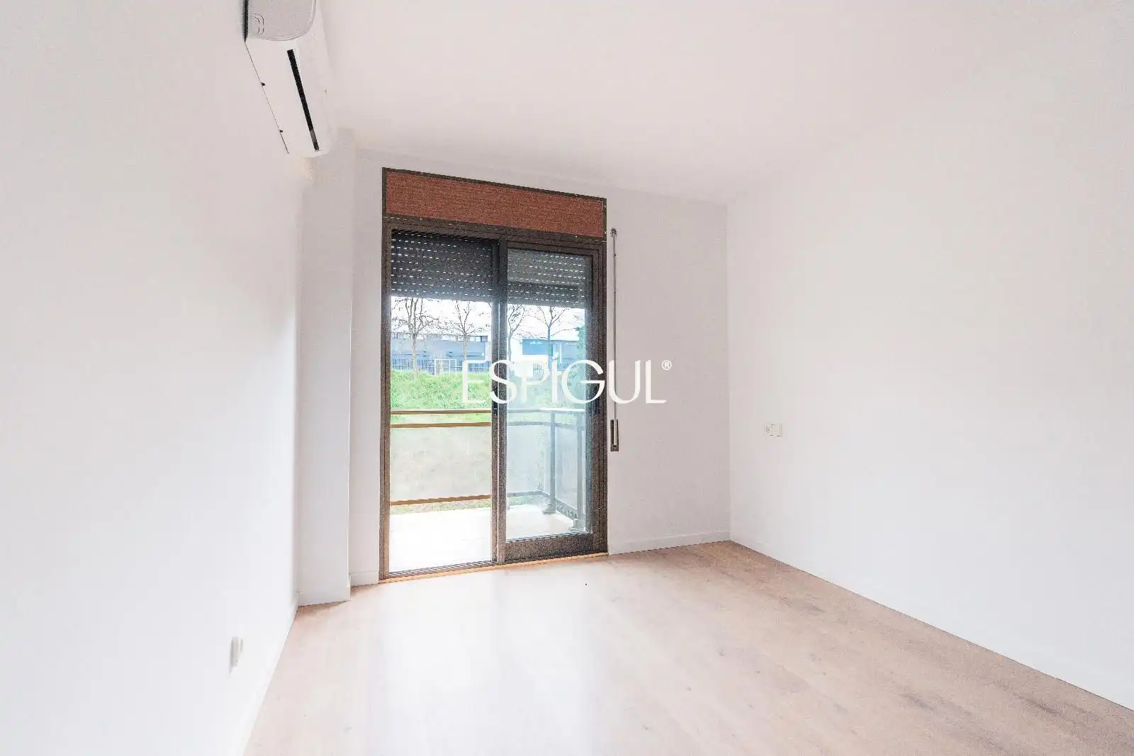 Habitación de Piso en venta en Girona con Aire acondicionado, Parquet y Terraza