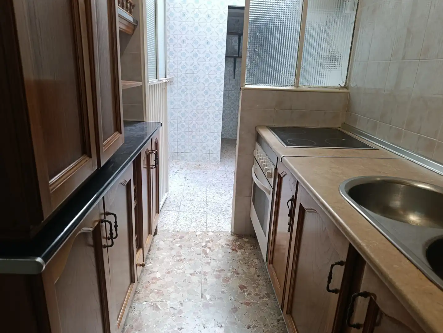 Kitchen of Flat for sale in Dos Hermanas  with Air Conditioner