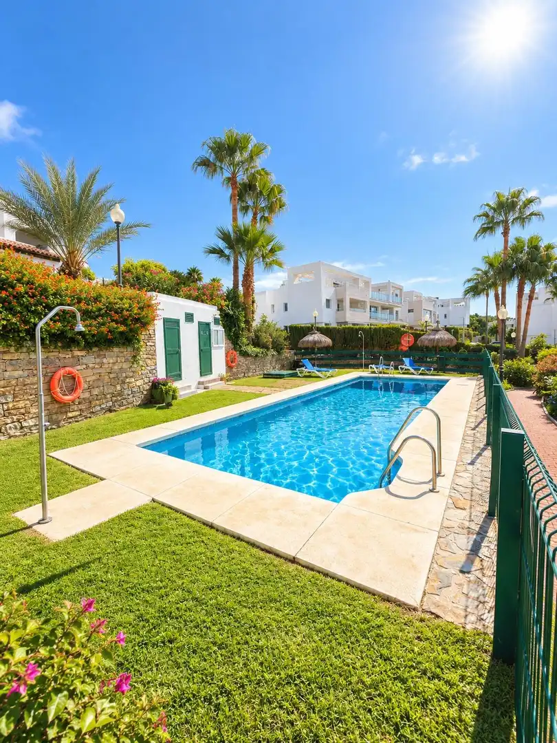 Adosado con piscina en venta en Casares Golf - Casares del Sol, imagen 2