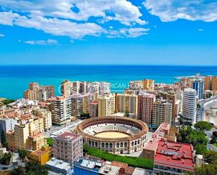 Vista exterior de Edifici en venda en Torremolinos