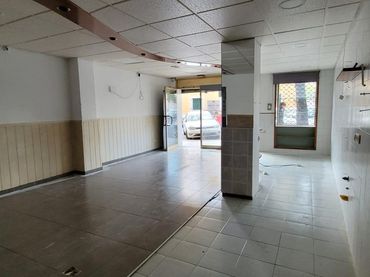 Locale commerciale in vendita a Carrer PIN I SOLER 5