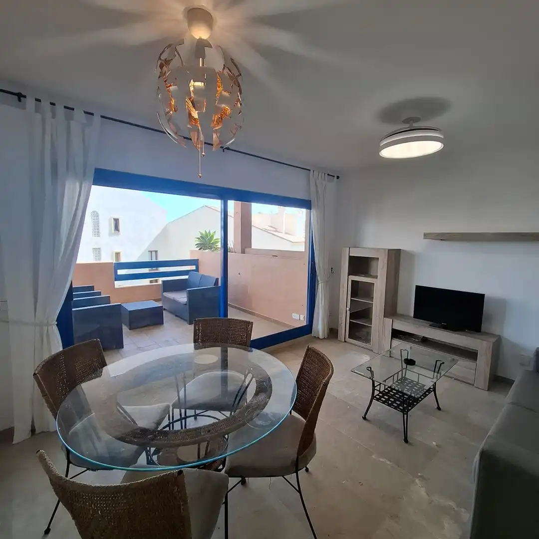 Sala d'estar de Apartament en venda en Manilva amb Aire condicionat, Calefacció i Terrassa