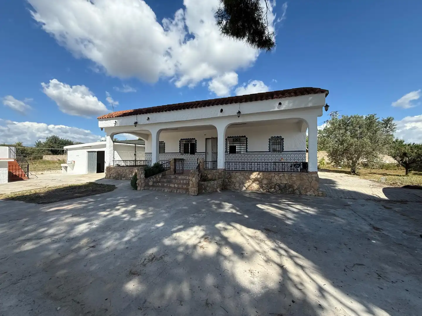 Vista exterior de Casa o chalet en venta en Llíria con Aire acondicionado, Jardín privado y Terraza