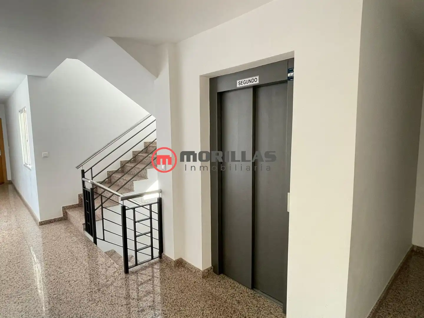 Piso con terraza en venta en Calle POETA MIGUEL HERNANDEZ 3, imagen 3