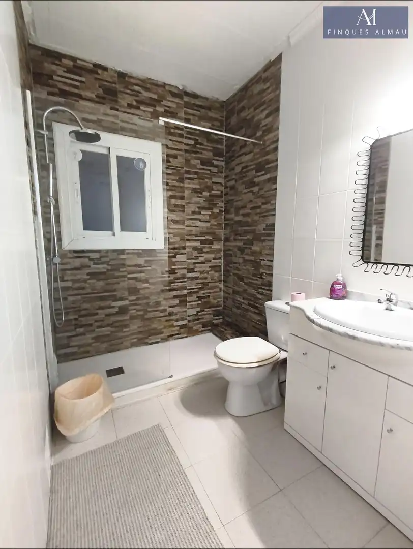 Piso en venta en Carrer ROGER DE LLURIA, 3, Les Roquetes