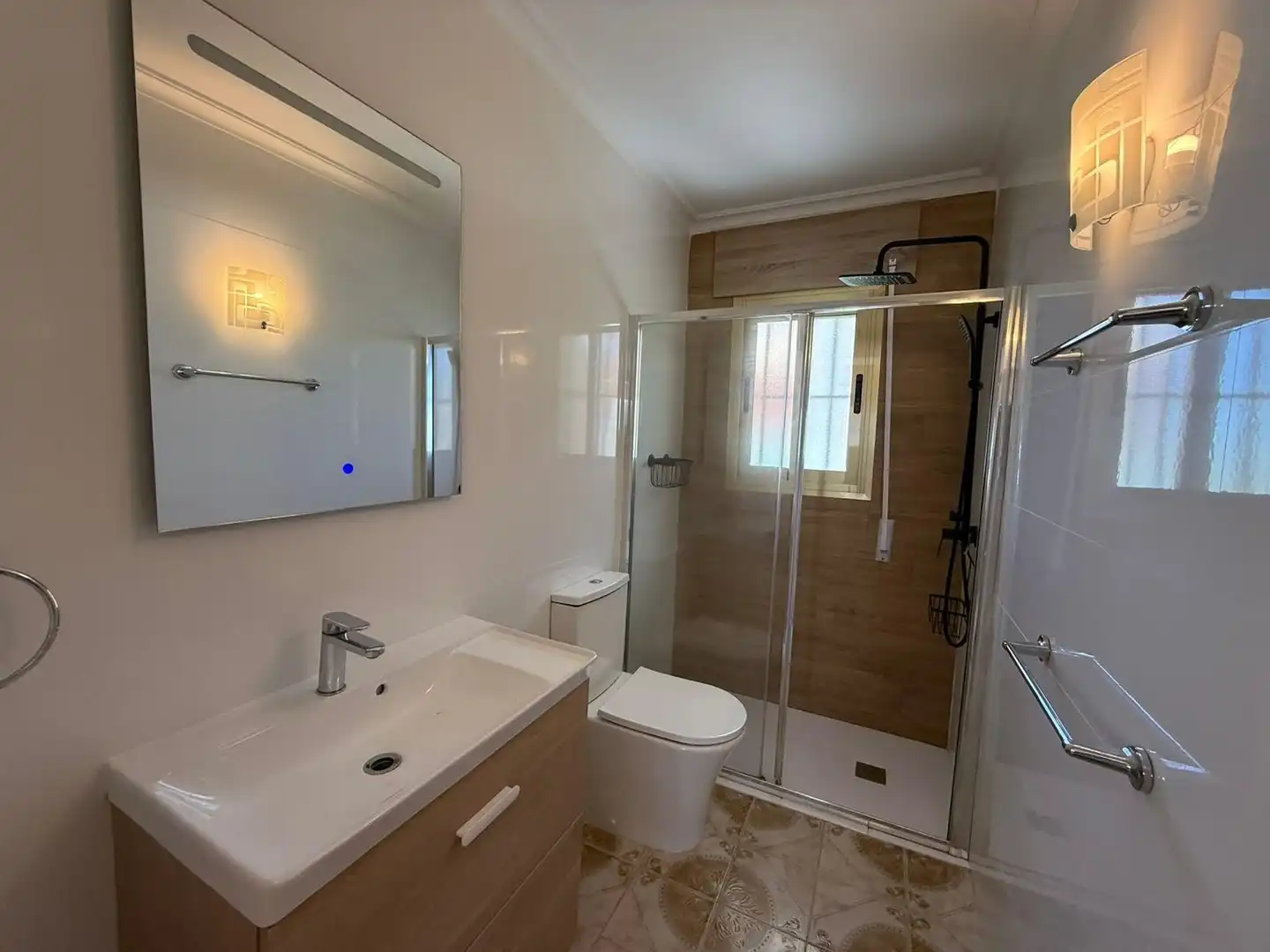 Baño de Casa o chalet de alquiler en Orihuela con Aire acondicionado, Calefacción y Jardín privado