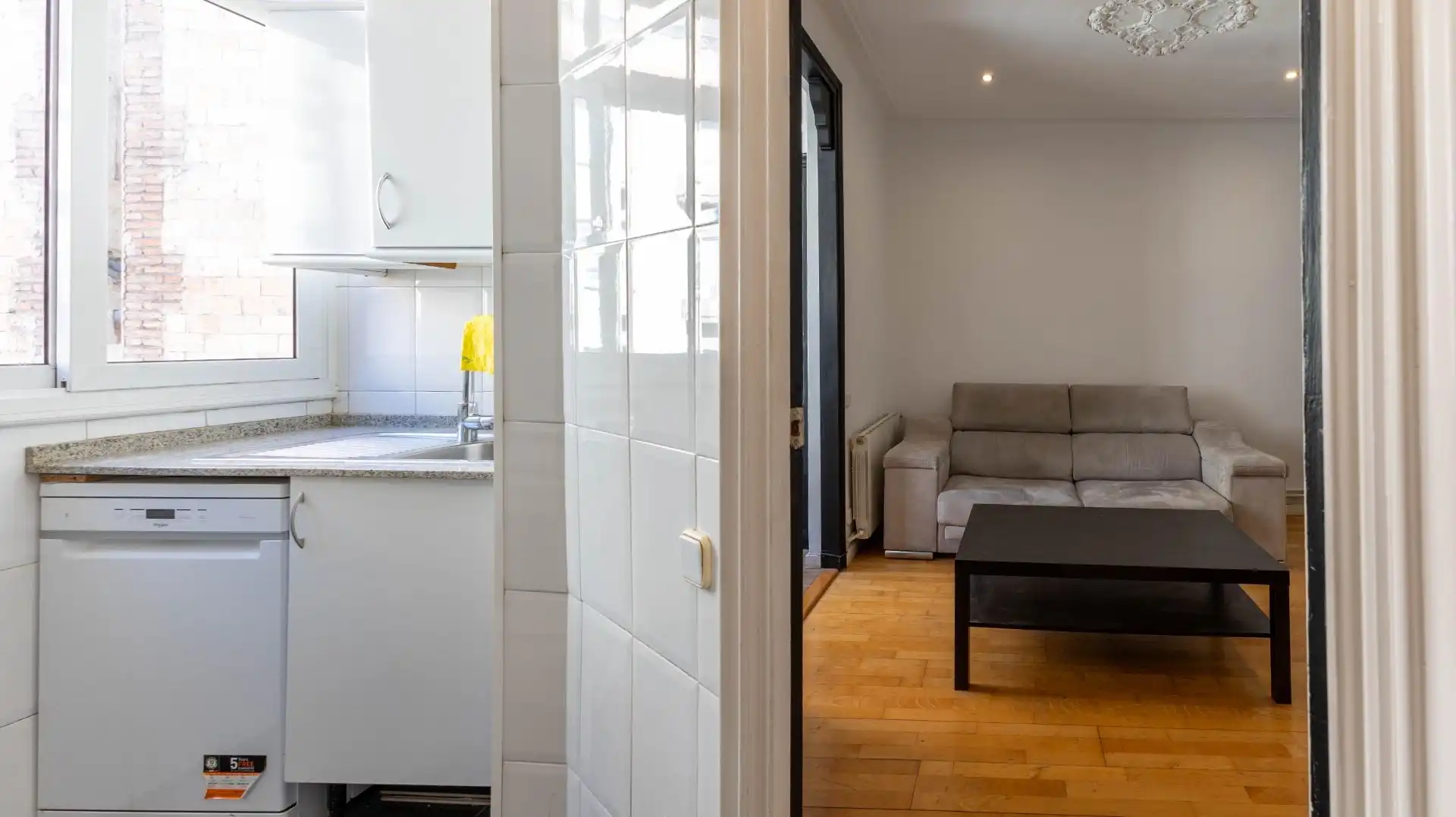 Wohnung zum Verkauf in Barcelona mit Klimaanlage, Heizung und Parkett