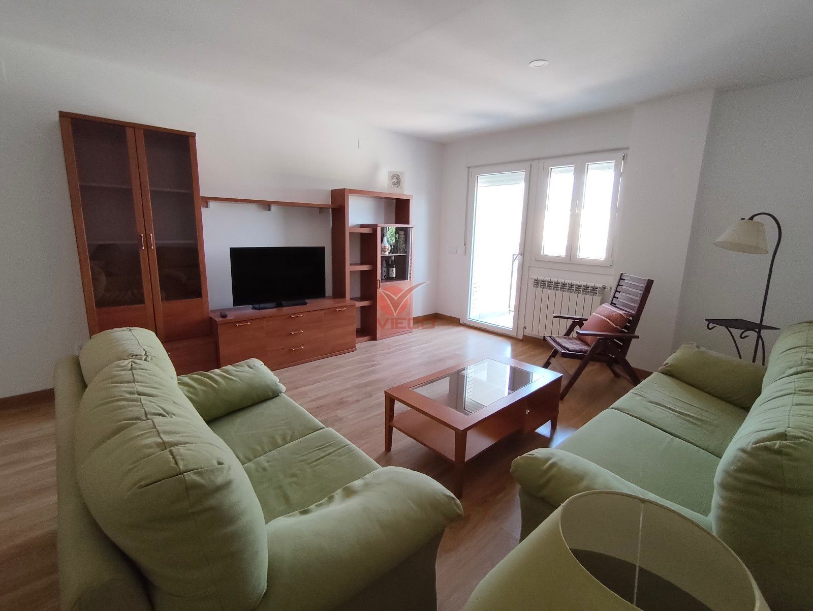 Sala d'estar de Pis en venda en Cuenca Capital amb Calefacció, Terrassa i Traster