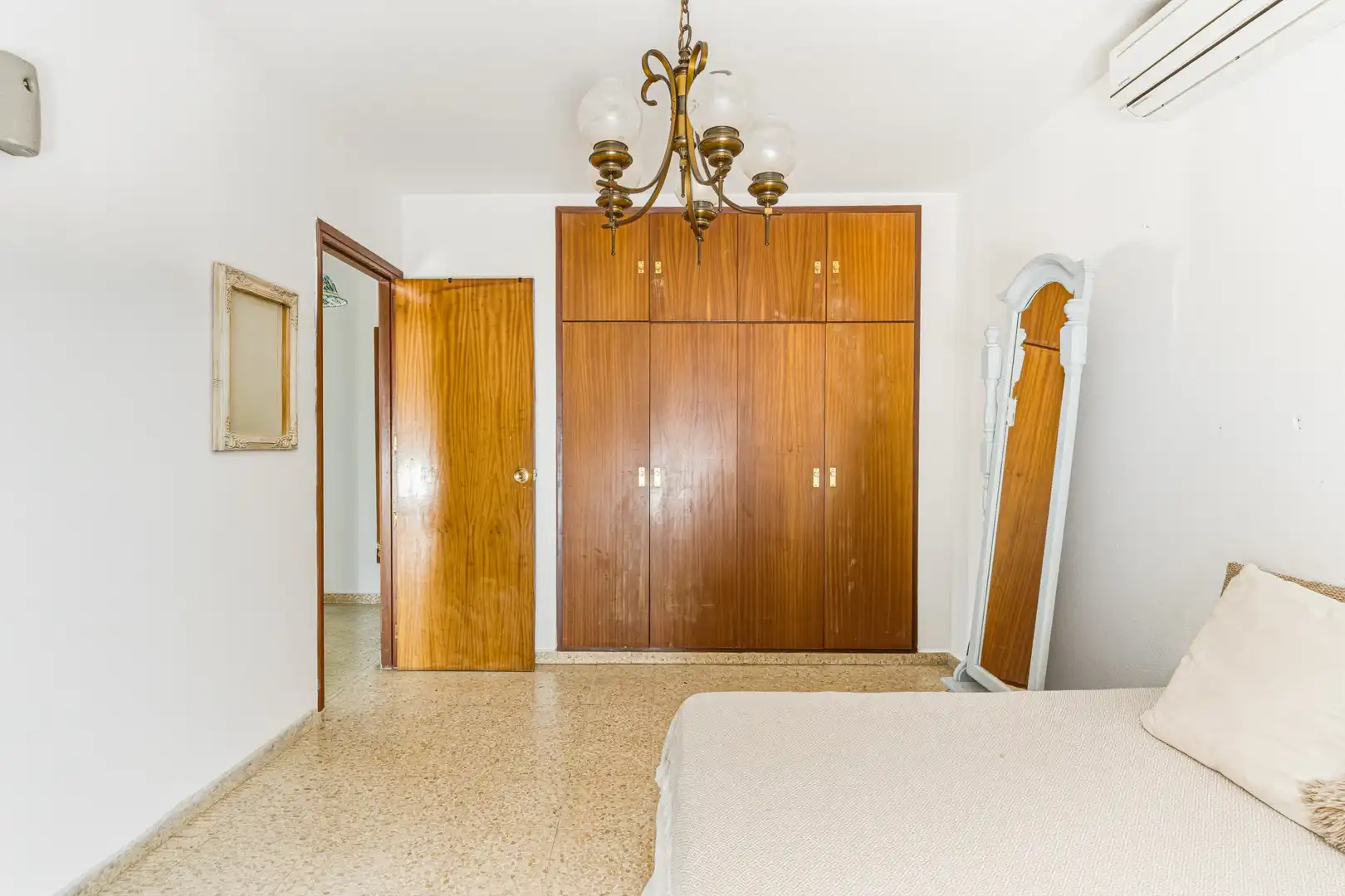 Dormitori de Casa adosada en venda en Estepona amb Jardí privat i Terrassa