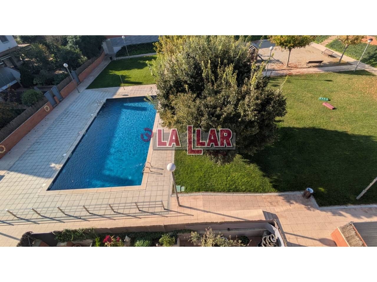Piscina de Dúplex en venda en Montornès del Vallès amb Calefacció, Parquet i Terrassa