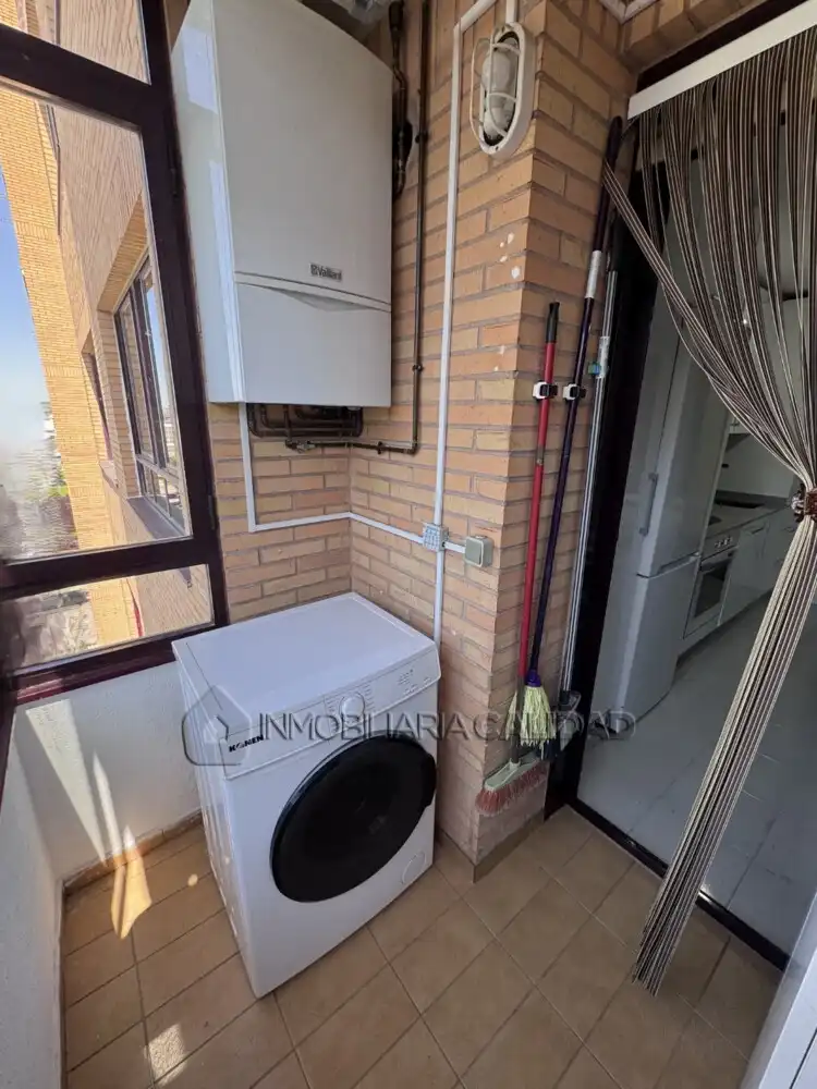 Terrassa de Pis en venda en Burgos amb Calefacció, Traster i Moblat