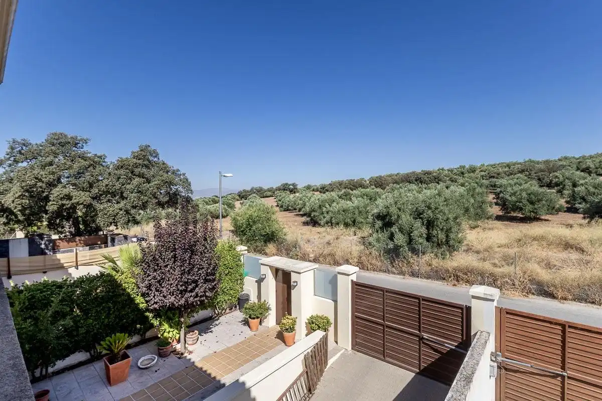 Jardín de Casa o chalet en venta en Albolote con Aire acondicionado, Calefacción y Jardín privado