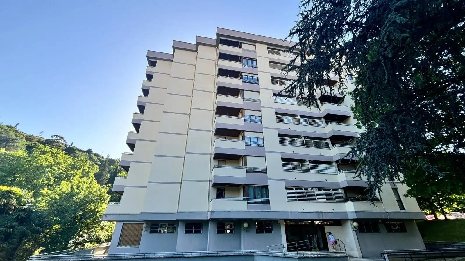 Vista exterior de Pis en venda en Laudio / Llodio amb Calefacció, Terrassa i Traster