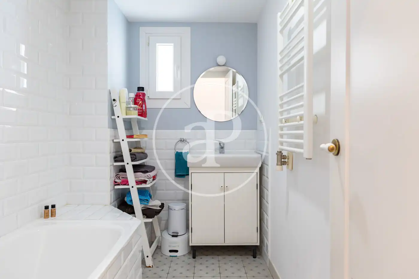 Bathroom of Attic for sale in Barcelona  with Air Conditioner, Heating and Terrace