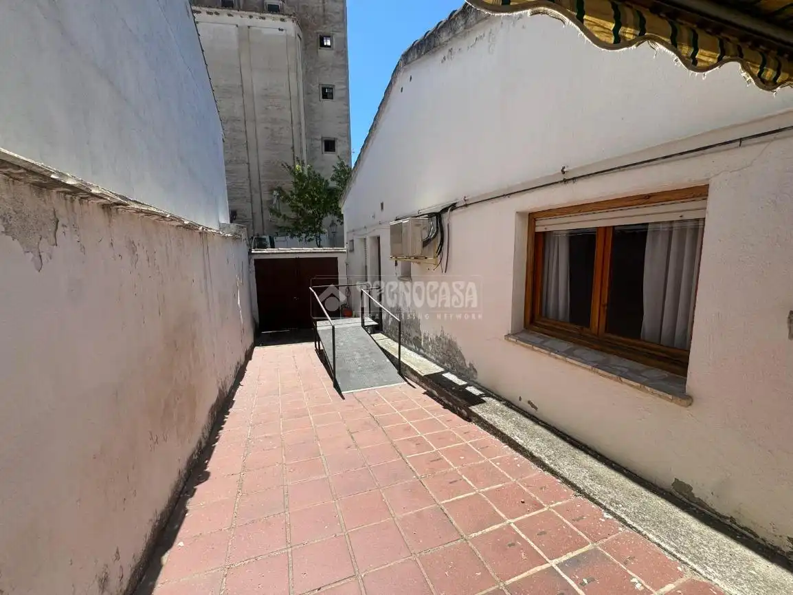 Vista exterior de Casa o chalet en venta en Navalcarnero con Aire acondicionado