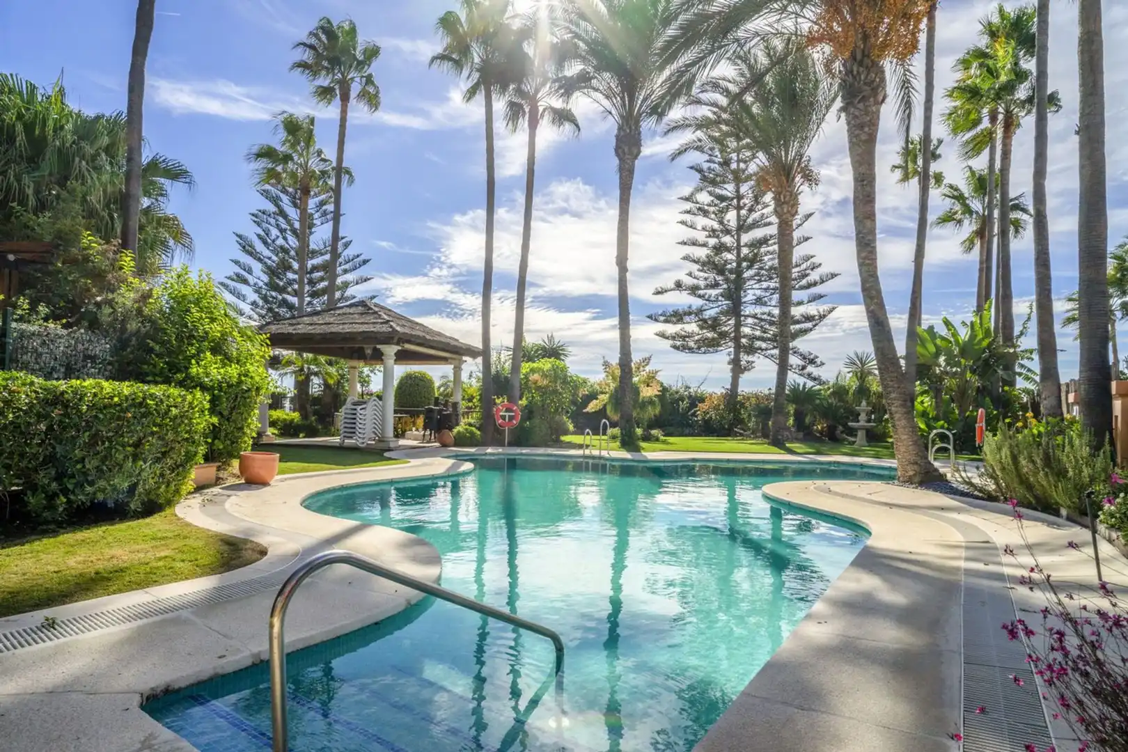 Planta baja en venta en Puerto Banús