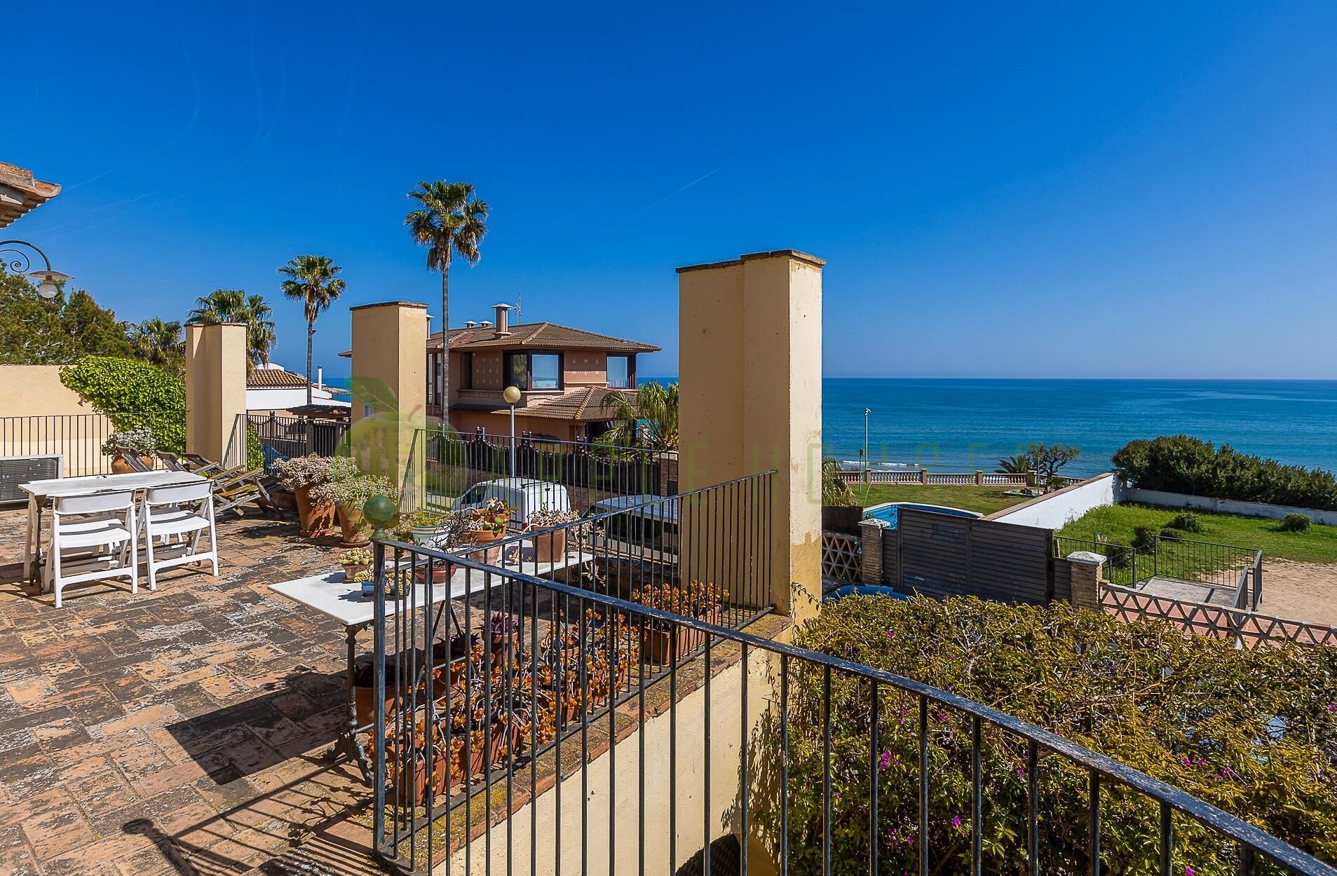 Terrassa de Casa o xalet en venda en Vilanova i la Geltrú amb Aire condicionat, Calefacció i Jardí privat