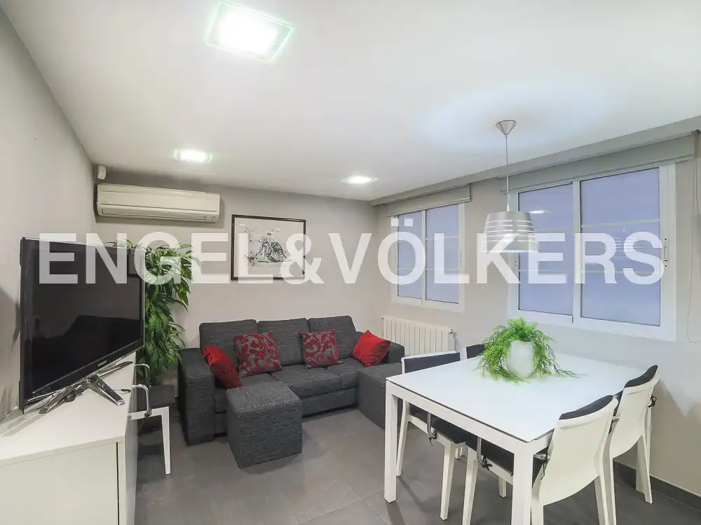 Living room of Flat for sale in Valencia  with Air Conditioner, Heating and Terrace