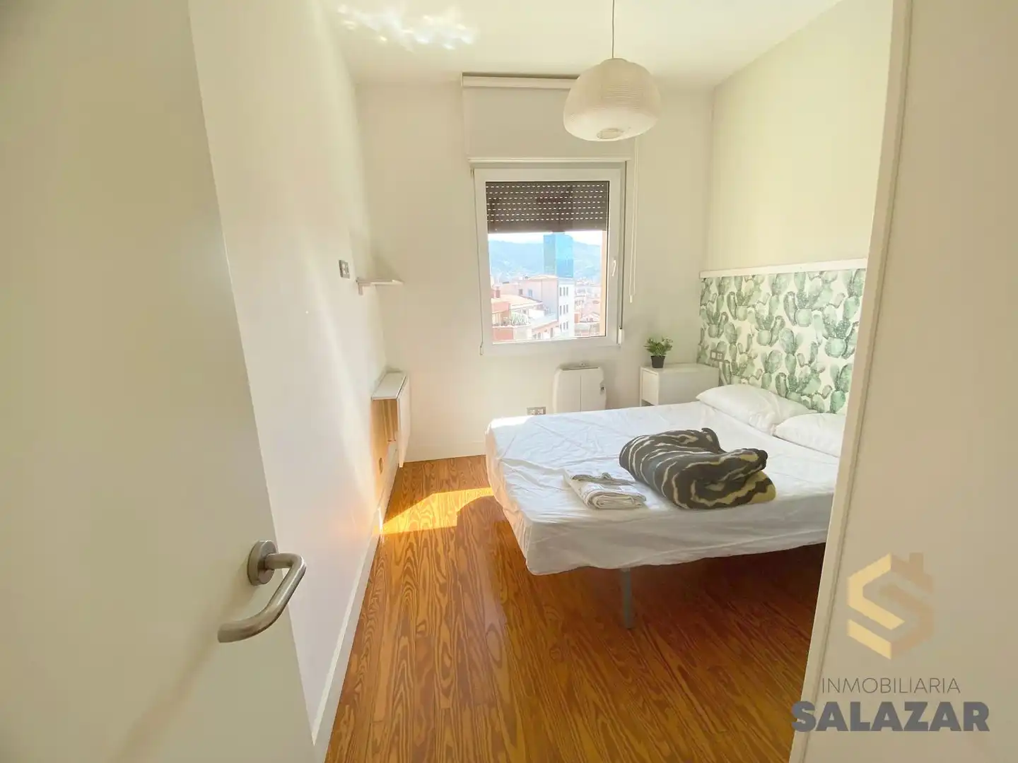 Habitación de Piso de alquiler en Bilbao  con Calefacción, Terraza y Amueblado