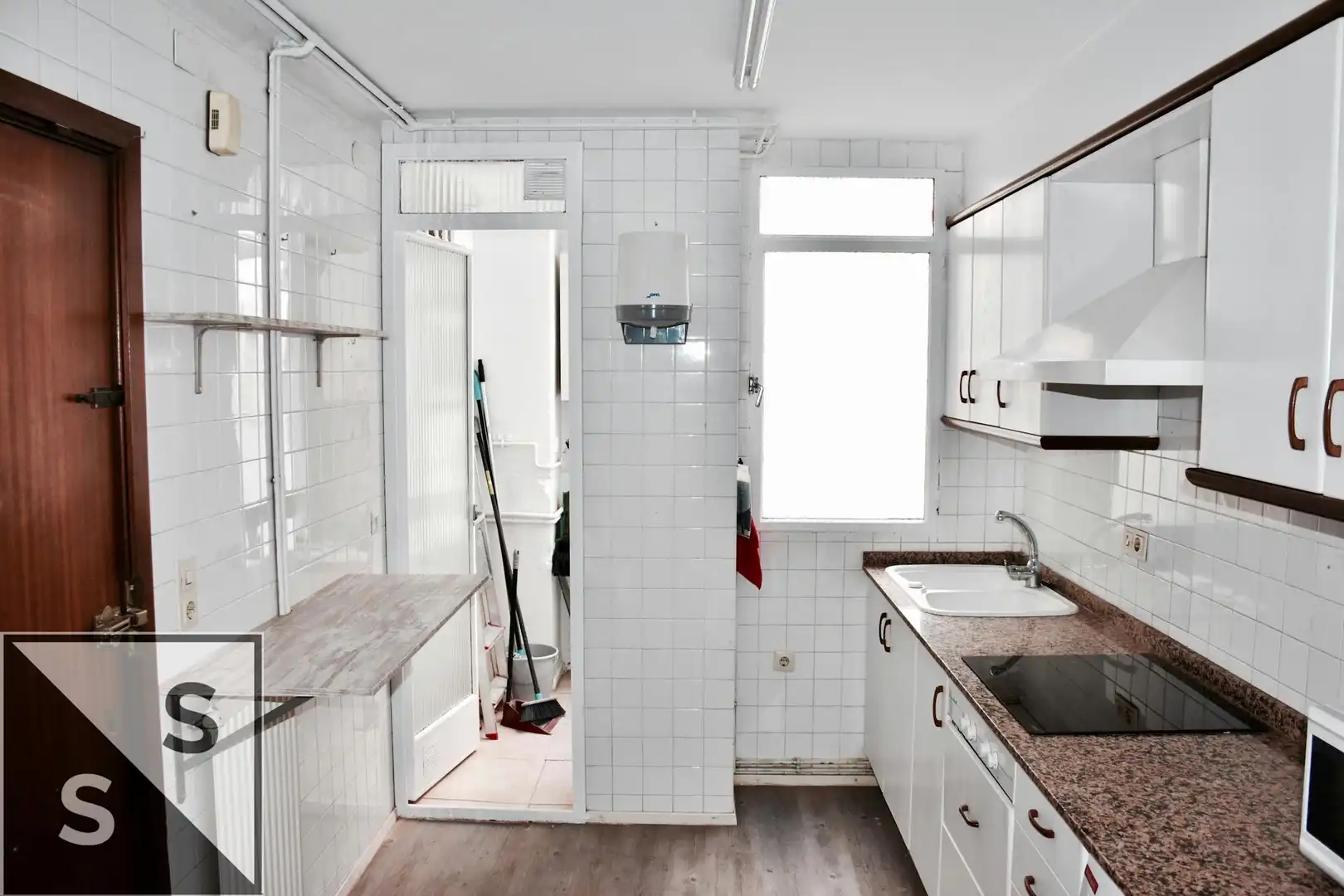 Kitchen of Flat for share in Valencia  with Heating, Washing machine and Internet