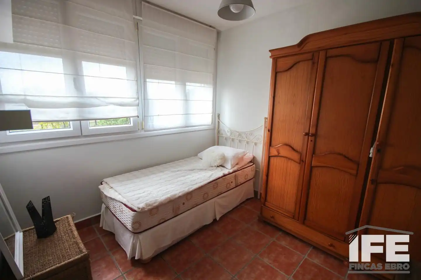 Schlafzimmer von Einfamilien-Reihenhaus zum Verkauf in Castejón (Navarra) mit Klimaanlage, Heizung und Privatgarten