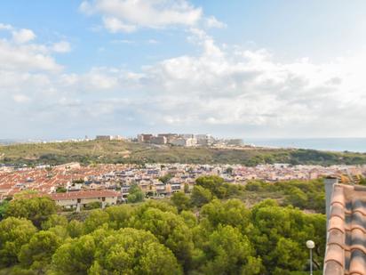 Vista exterior de Casa adosada en venda en Santa Pola amb Terrassa i Balcó