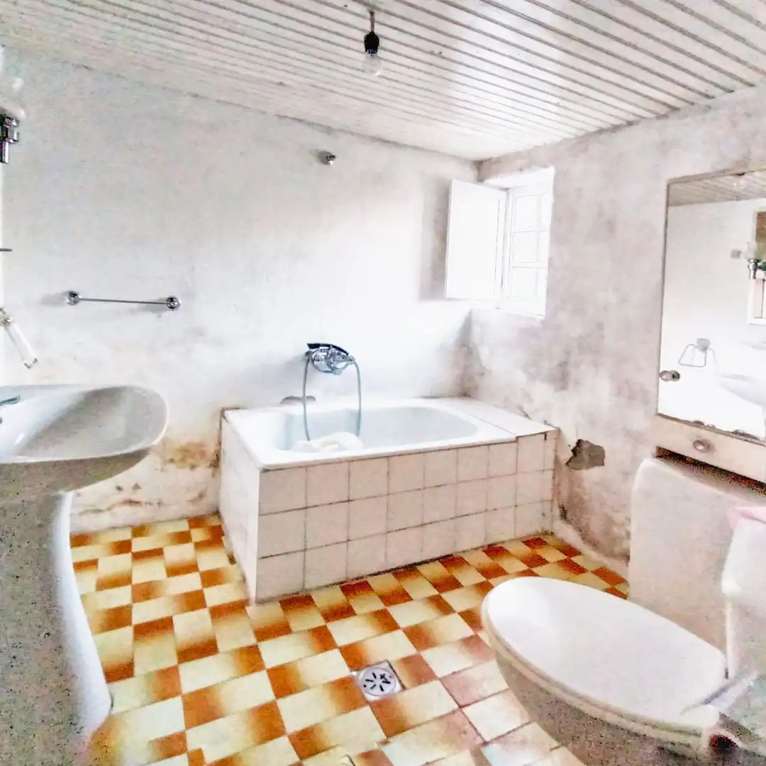 Bany de Casa o xalet en venda en Cotobade amb Jardí privat