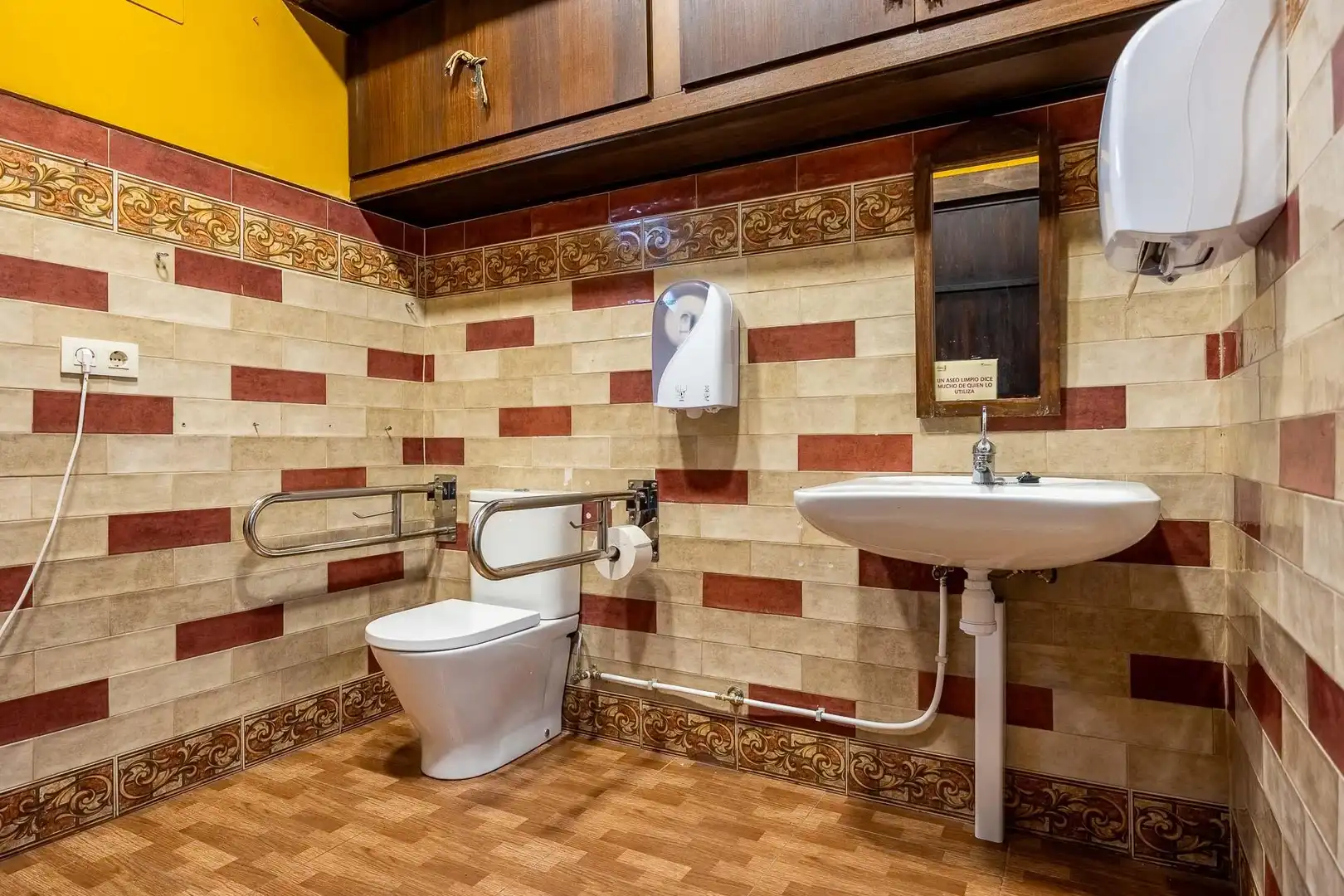 Baño de Casa o chalet en venta en Sevilla con Aire acondicionado y Terraza