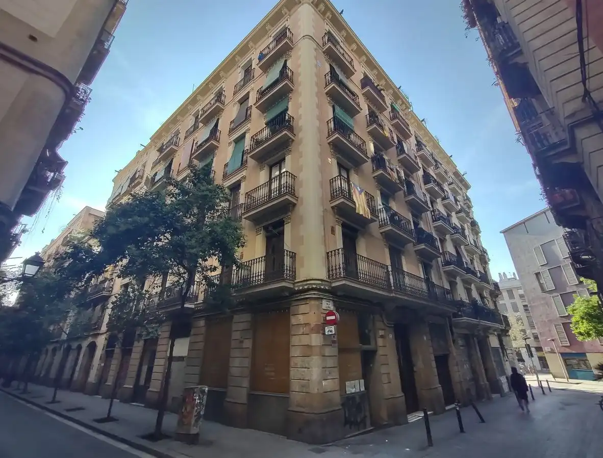 Vista exterior de Piso en venta en  Barcelona Capital