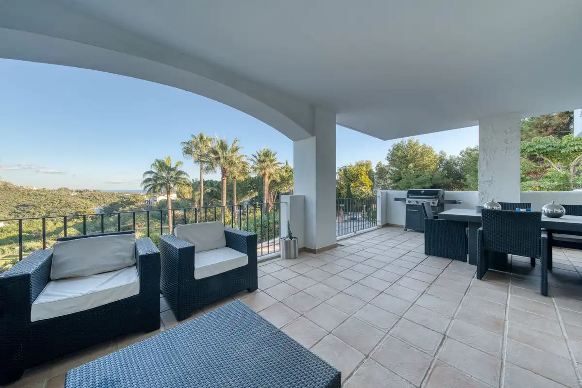 Terrasse von Wohnungen zum Verkauf in Benahavís mit Klimaanlage, Terrasse und Gemeinschaftspool