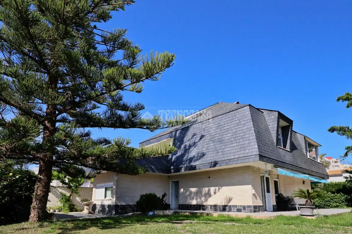 Vista exterior de Casa o chalet en venta en Canet d'En Berenguer con Aire acondicionado, Jardín privado y Terraza