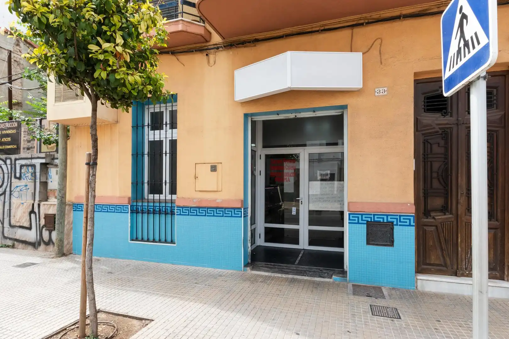Außenansicht von Geschaftsraum zum Verkauf in Gandia mit Klimaanlage und Möbliert