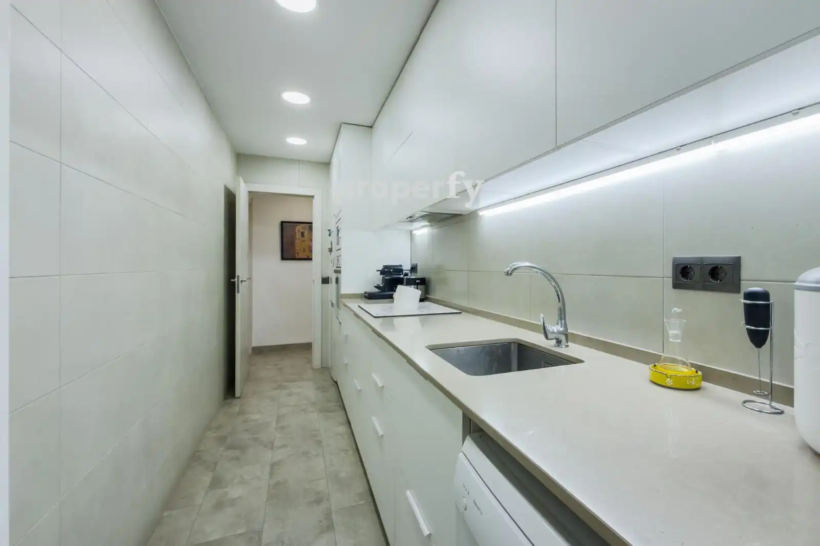 Piso en venta en Provença, El Camp de l'Arpa del Clot