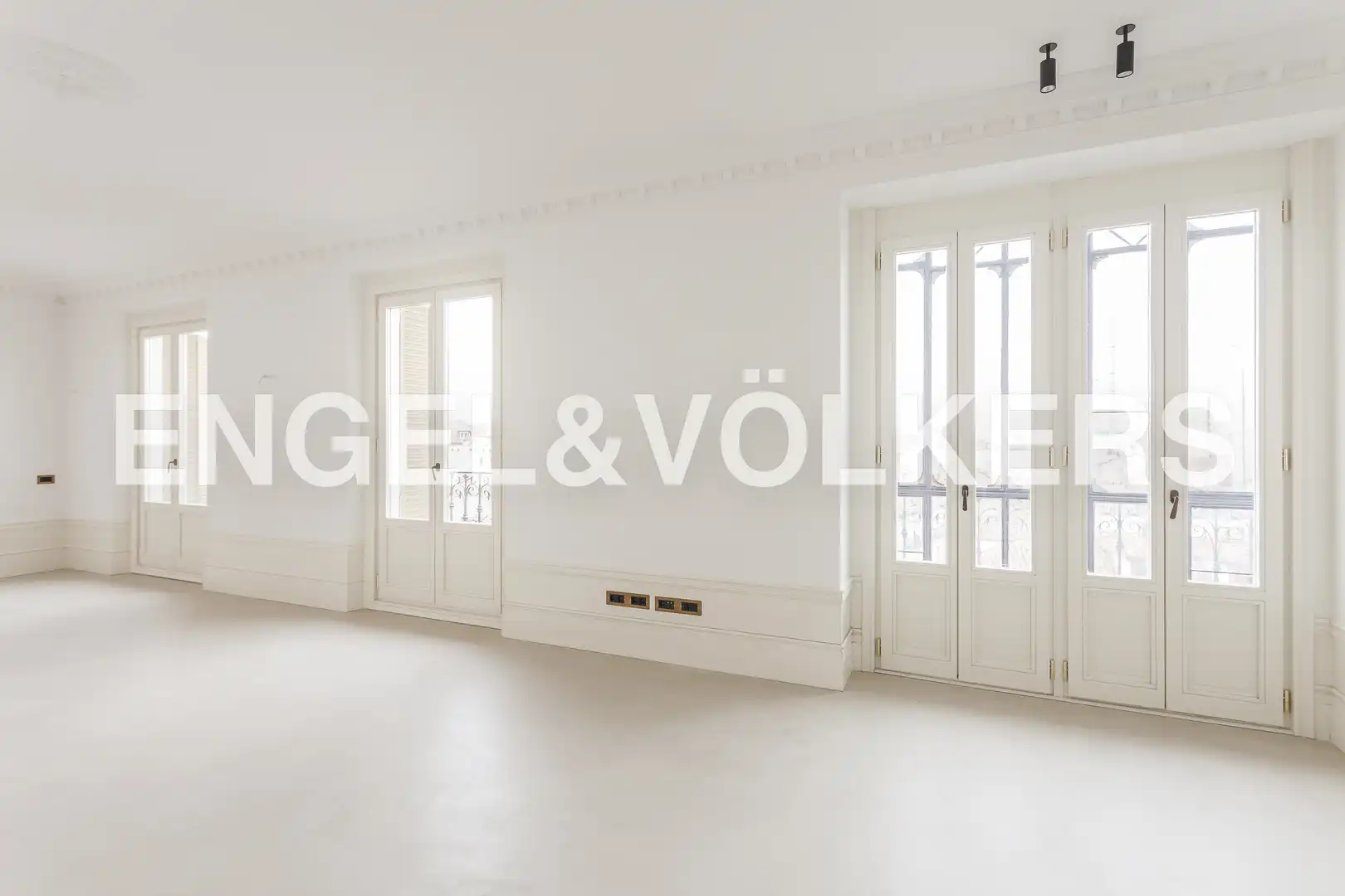 Wohnzimmer von Dachboden zur Miete in Madrid mit Klimaanlage, Heizung und Balkon