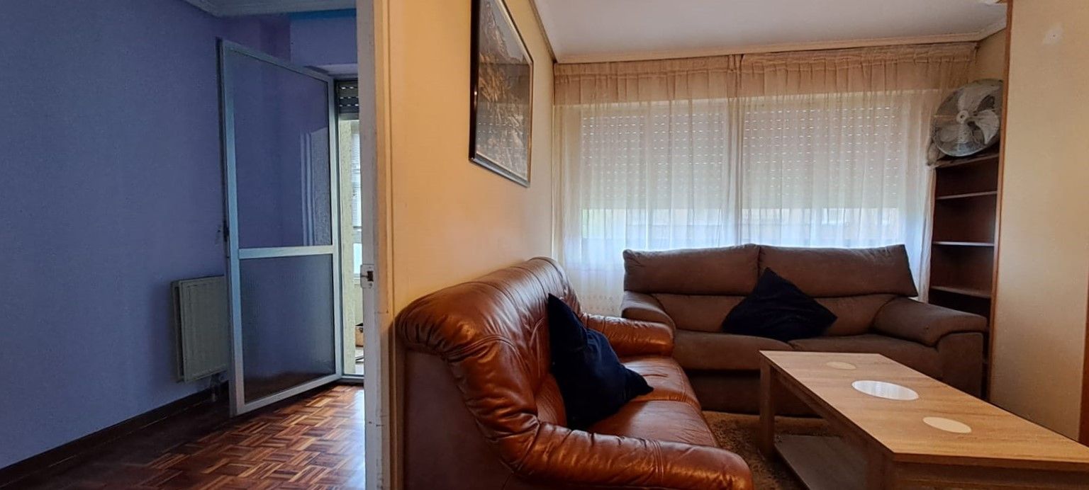 Sala d'estar de Pis en venda en Vitoria - Gasteiz amb Calefacció, Terrassa i Traster