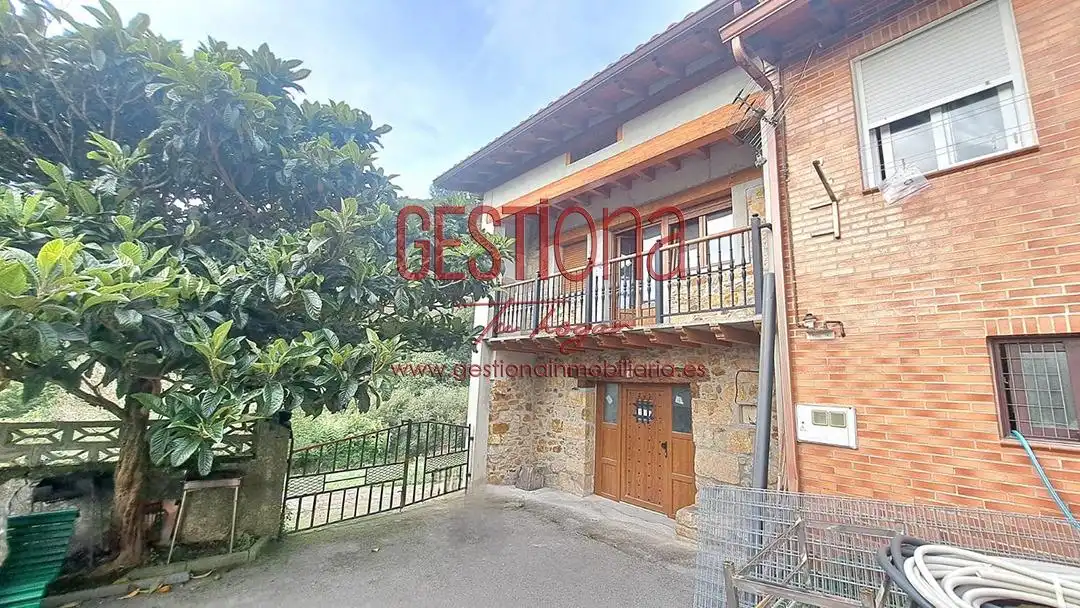 Exterior view of Detached homes for sale in Limpias  with Private garden and Balcony
