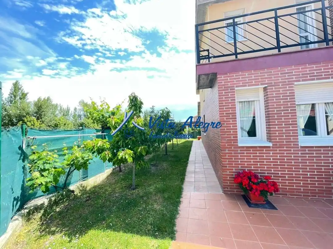 Exterior view of Detached homes for sale in Anguciana  with Heating, Private garden and Terrace