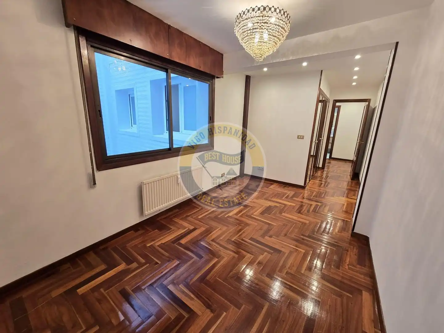 Piso de alquiler en Vigo  con Calefacción, Parquet y Balcón