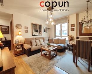 Living room of Flat for sale in Oviedo   with Heating, Parquet flooring and Storage room